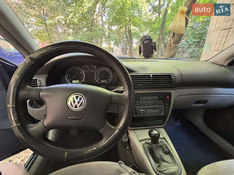 Універсал Volkswagen Passat 2001 в Одесі