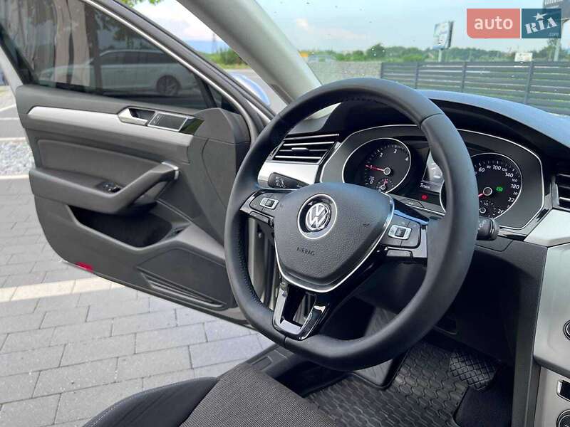 Універсал Volkswagen Passat 2015 в Хусті