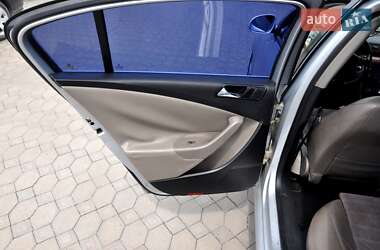 Седан Volkswagen Passat 2005 в 