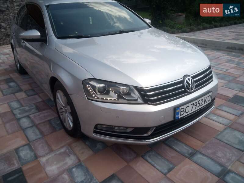 Седан Volkswagen Passat 2013 в Хмельницькому