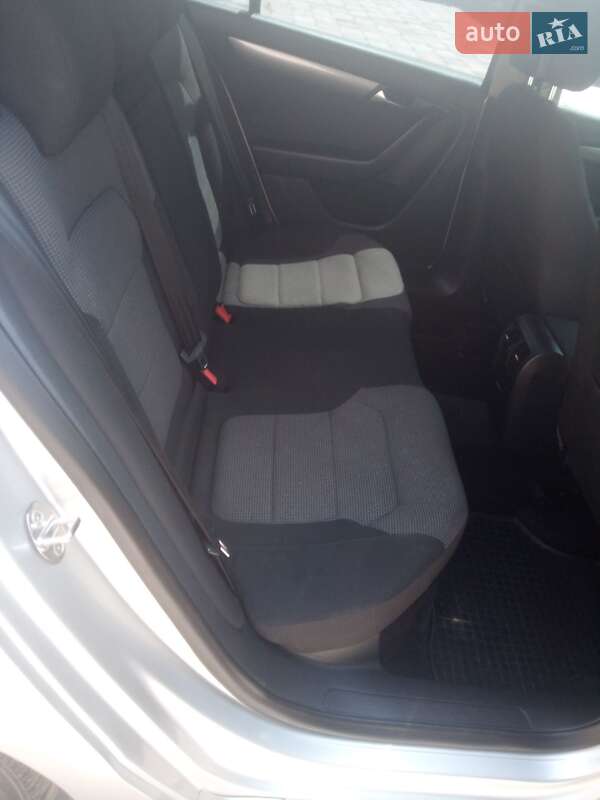 Седан Volkswagen Passat 2013 в Хмельницькому