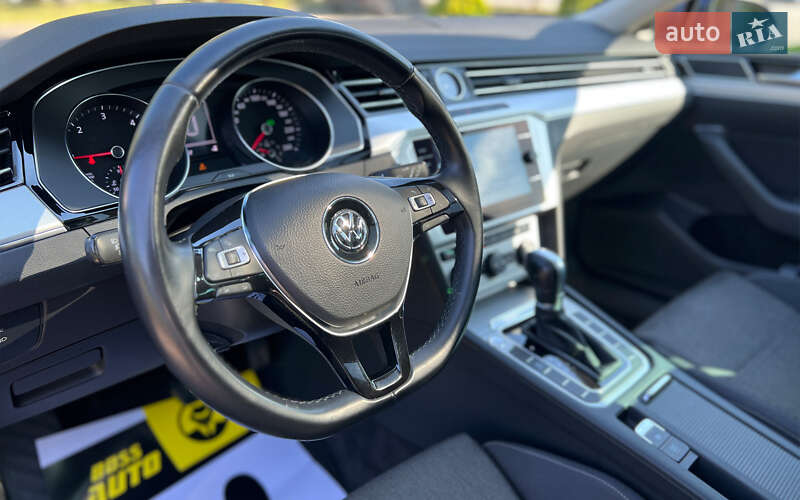 Универсал Volkswagen Passat 2017 в Львове