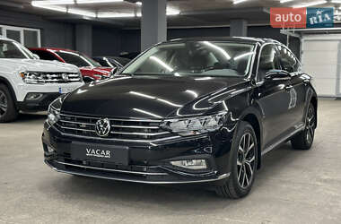 Седан Volkswagen Passat 2022 в Харькове