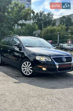 Універсал Volkswagen Passat 2010 в Сумах