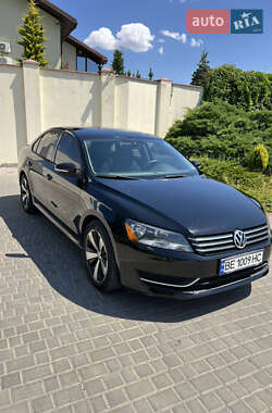 Седан Volkswagen Passat 2012 в Николаеве