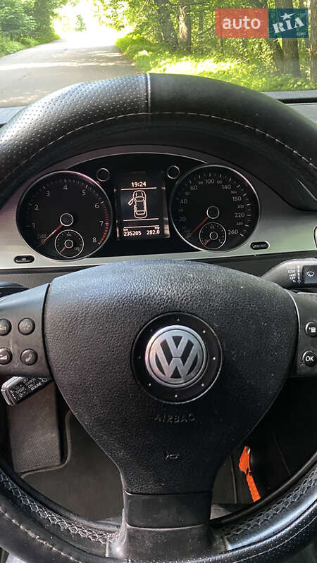 Универсал Volkswagen Passat 2009 в Ирпене