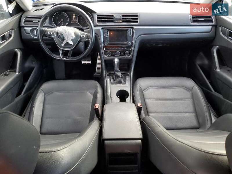 Седан Volkswagen Passat 2017 в Львові