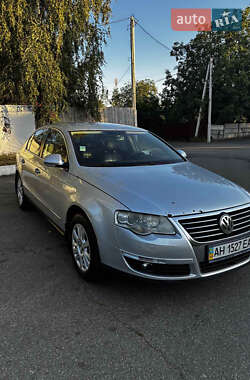 Седан Volkswagen Passat 2006 в Киеве