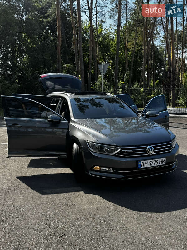 Універсал Volkswagen Passat 2017 в Житомирі