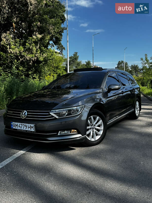 Універсал Volkswagen Passat 2017 в Житомирі