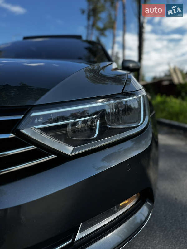 Універсал Volkswagen Passat 2017 в Житомирі