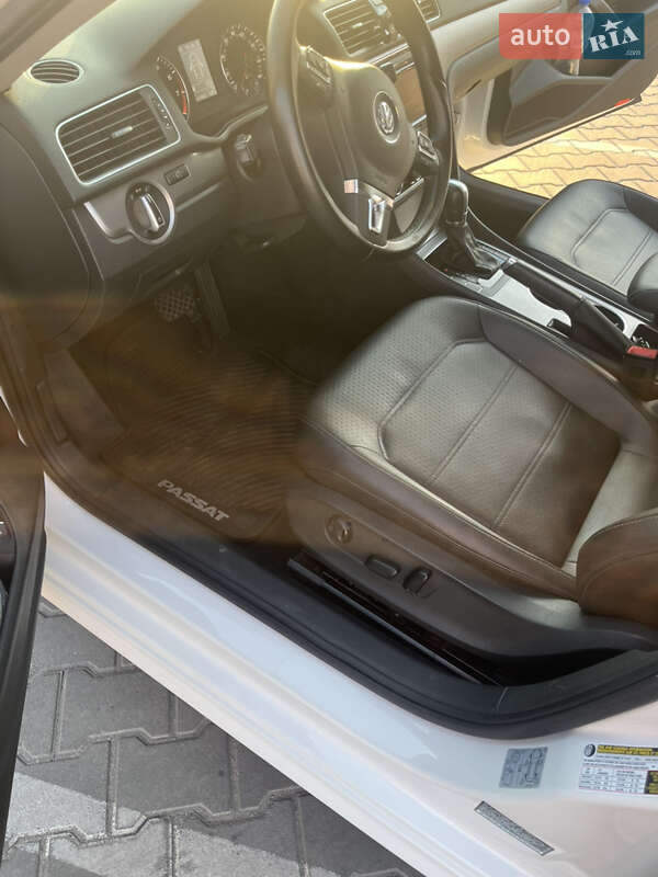 Седан Volkswagen Passat 2014 в Днепре