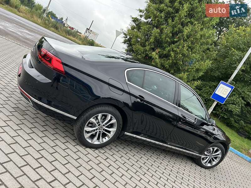 Седан Volkswagen Passat 2020 в Львове