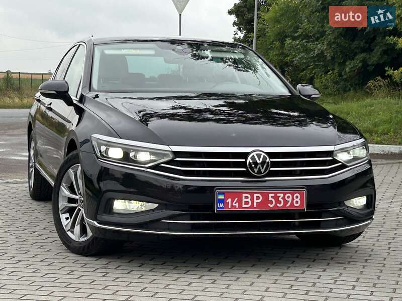 Седан Volkswagen Passat 2020 в Львове