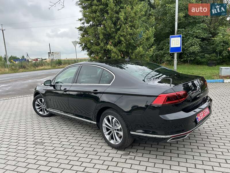 Седан Volkswagen Passat 2020 в Львове