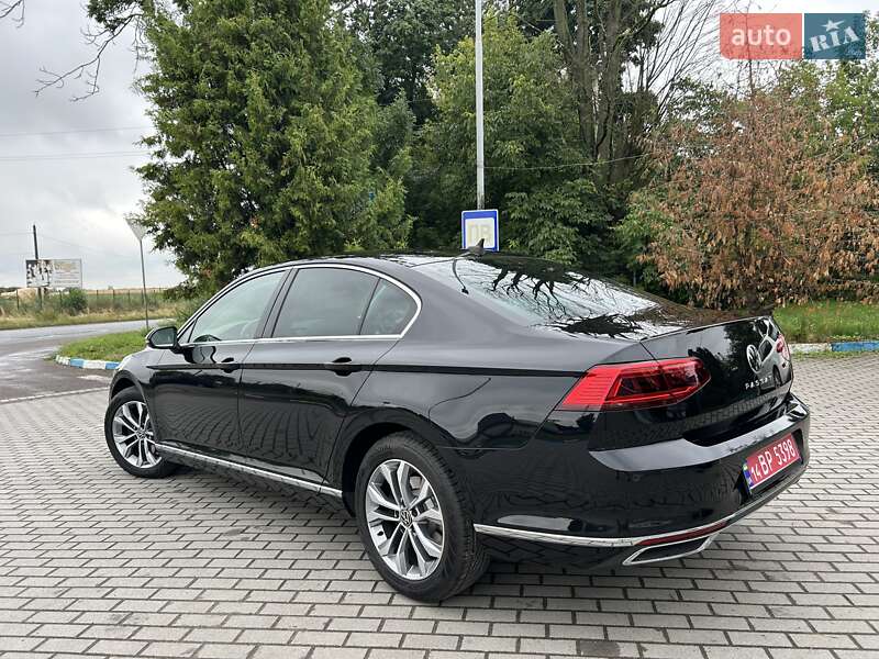 Седан Volkswagen Passat 2020 в Львове