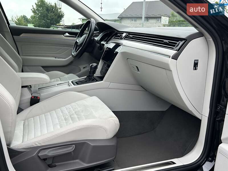 Седан Volkswagen Passat 2020 в Львове
