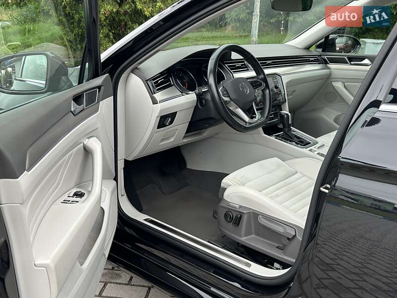 Седан Volkswagen Passat 2020 в Львове