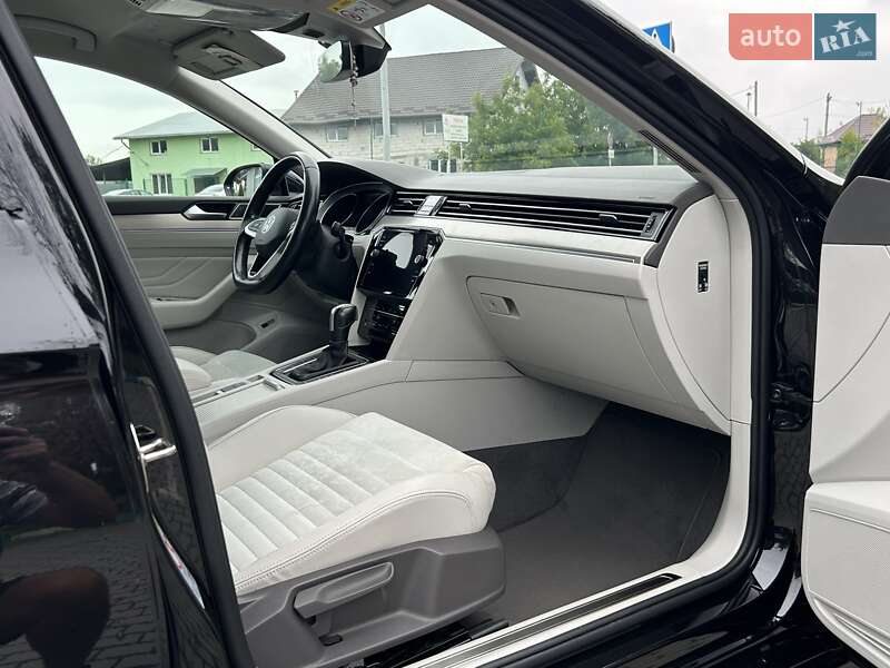 Седан Volkswagen Passat 2020 в Львове