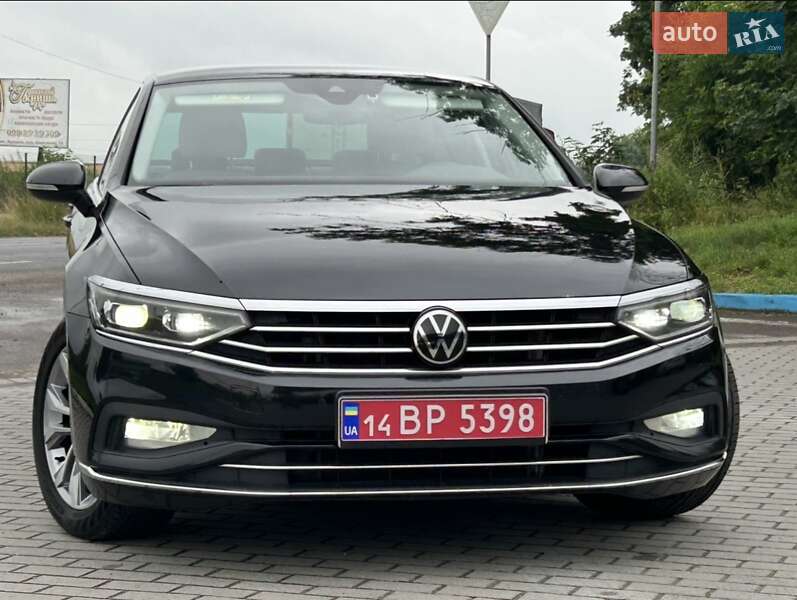 Седан Volkswagen Passat 2020 в Львове