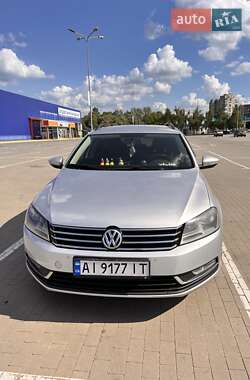 Універсал Volkswagen Passat 2011 в Сумах