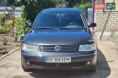 Седан Volkswagen Passat 1998 в Александровке