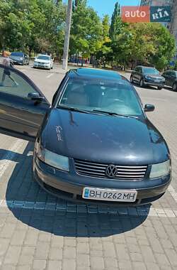 Седан Volkswagen Passat 1997 в Одессе
