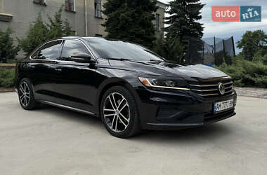 Седан Volkswagen Passat 2020 в Коростене