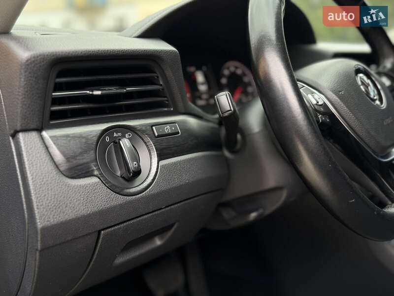 Седан Volkswagen Passat 2020 в Коростене