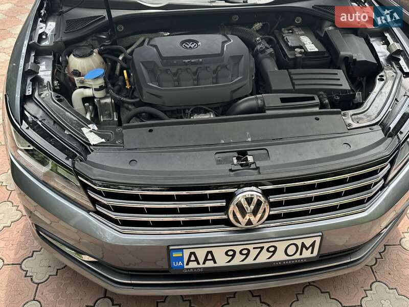 Седан Volkswagen Passat 2018 в Киеве