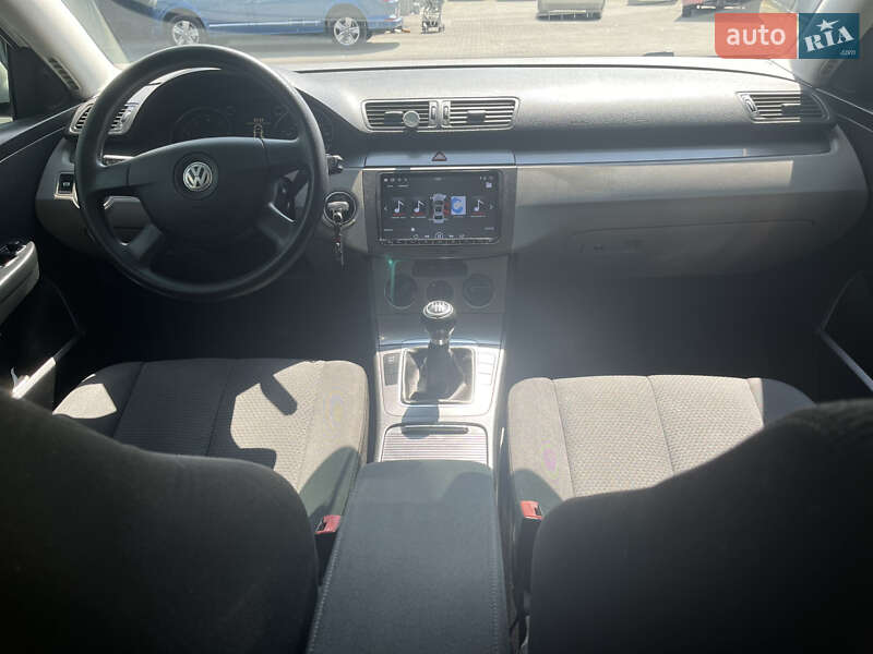 Універсал Volkswagen Passat 2009 в Луцьку