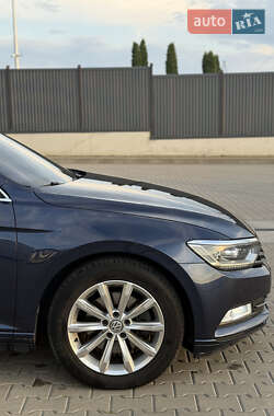 Седан Volkswagen Passat 2015 в 