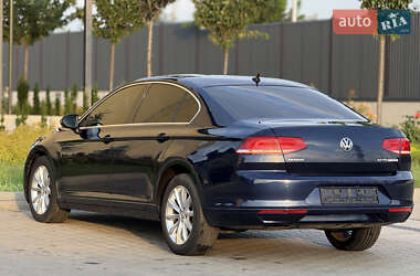 Седан Volkswagen Passat 2015 в 