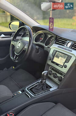 Седан Volkswagen Passat 2015 в 