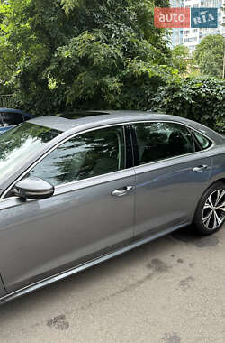 Седан Volkswagen Passat 2021 в 