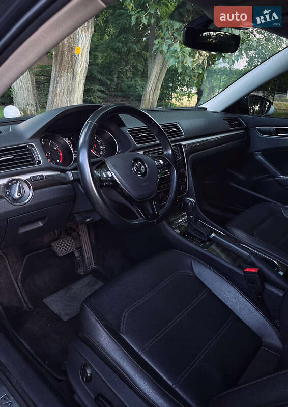 Седан Volkswagen Passat 2016 в Києві