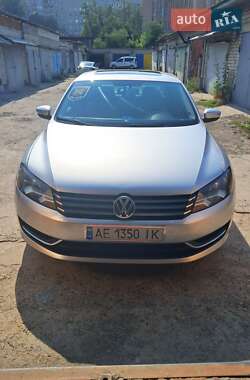 Седан Volkswagen Passat 2013 в Дніпрі