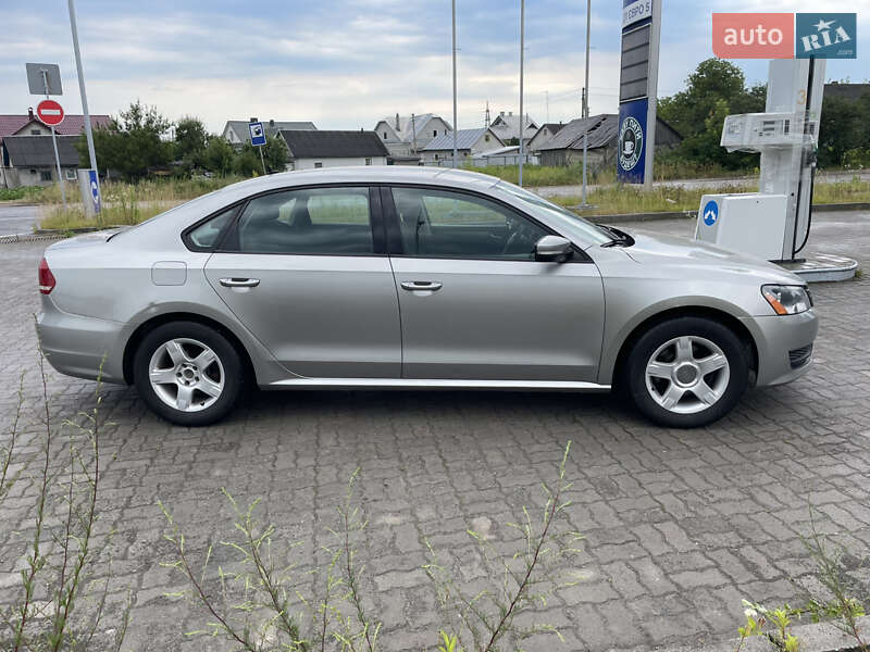Седан Volkswagen Passat 2012 в Шумске