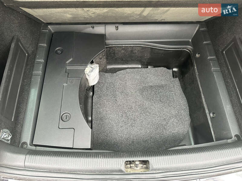 Универсал Volkswagen Passat 2014 в Киеве