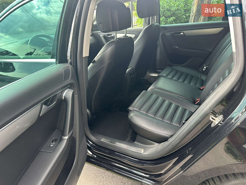 Универсал Volkswagen Passat 2014 в Киеве