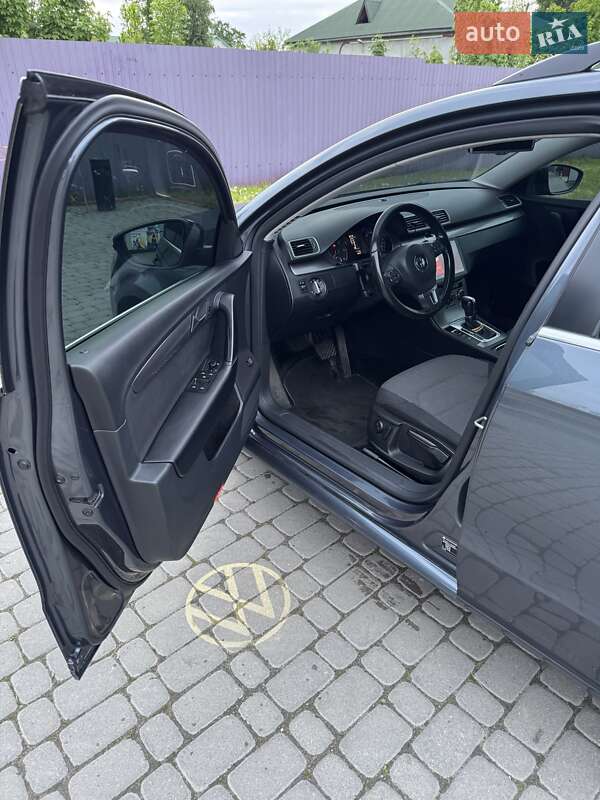 Универсал Volkswagen Passat 2012 в Львове