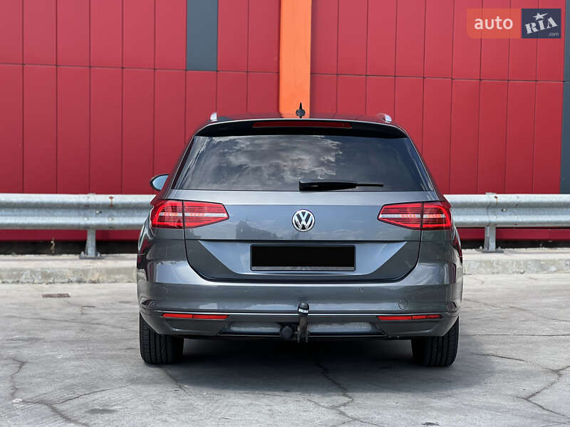 Универсал Volkswagen Passat 2015 в Киеве