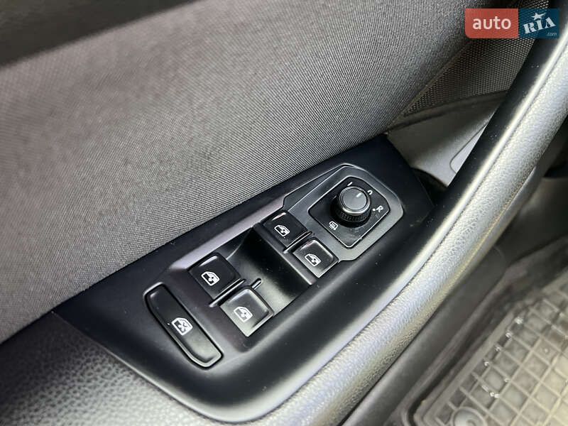 Универсал Volkswagen Passat 2015 в Киеве