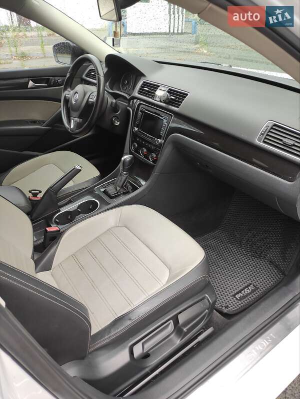 Седан Volkswagen Passat 2014 в Киеве