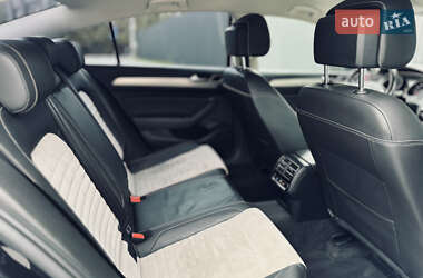 Седан Volkswagen Passat 2016 в 
