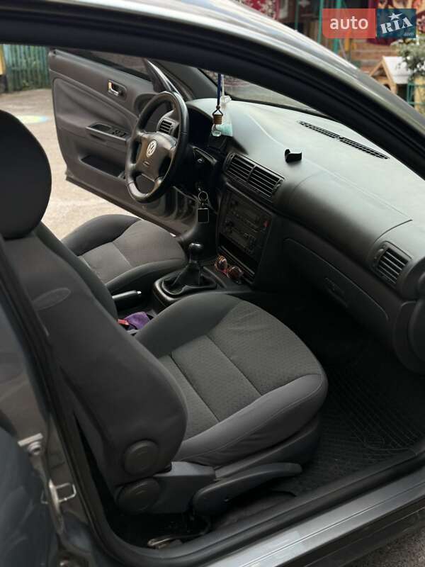 Седан Volkswagen Passat 2004 в Виннице