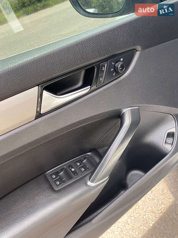 Седан Volkswagen Passat 2021 в Кривом Роге