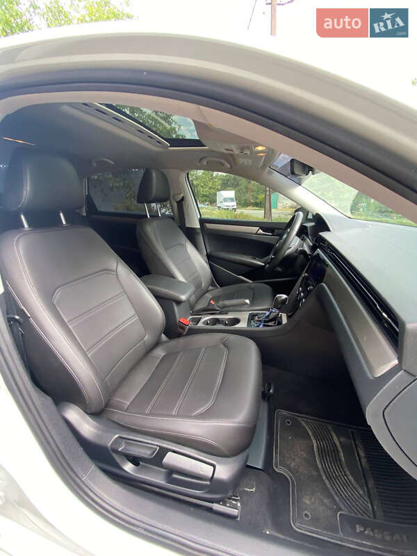 Седан Volkswagen Passat 2021 в Кривом Роге