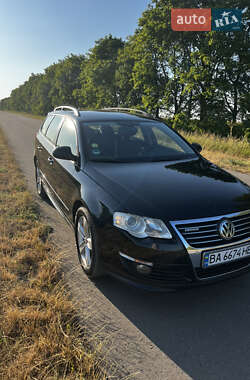 Универсал Volkswagen Passat 2010 в Помошной