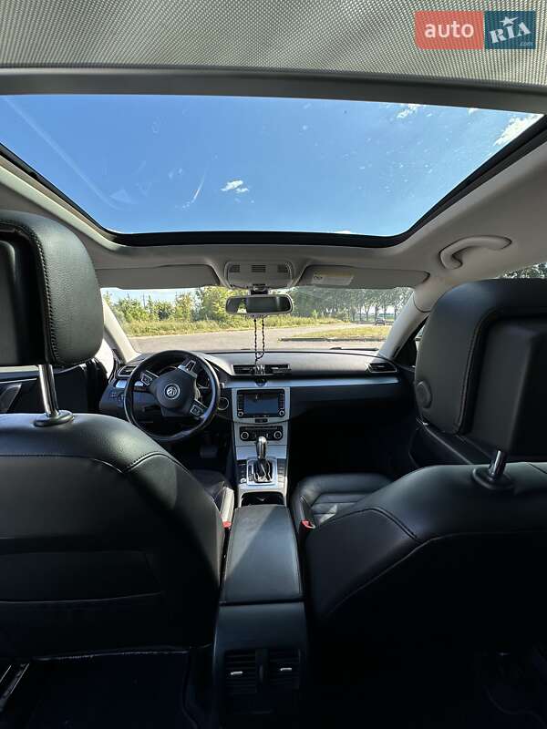 Універсал Volkswagen Passat 2010 в Києві
